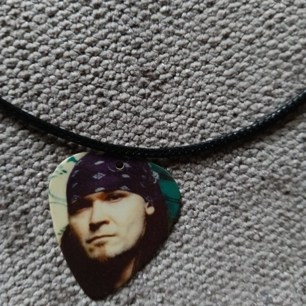 BLACK LABEL SOCIETY NICK CATANESE GUITAR PICK NECKLACE